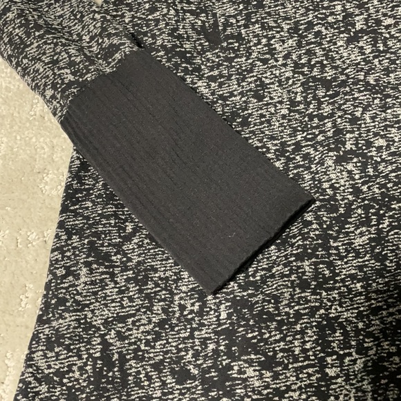 lululemon sz8 black/white Rest Less Pullover - Picture 9 of 11